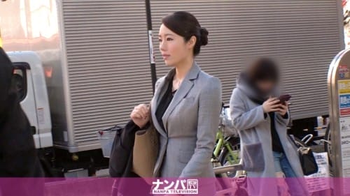 200GANA-2264 マジ軟派、初撮。 1463 ルート営業中のスーツ美女をナンパ！品と知性が溢れ出る我々とは別世界の人間だと思いきや…